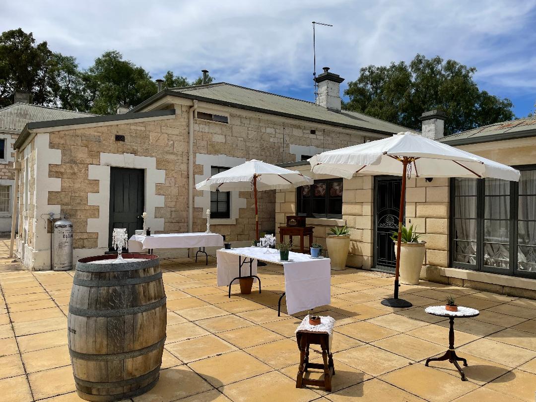 Exclusive "Single & Mingle" mixer in the Courtyard at The Homestead | Tuesday 14 February | 5.30 - 7.30pm | $85