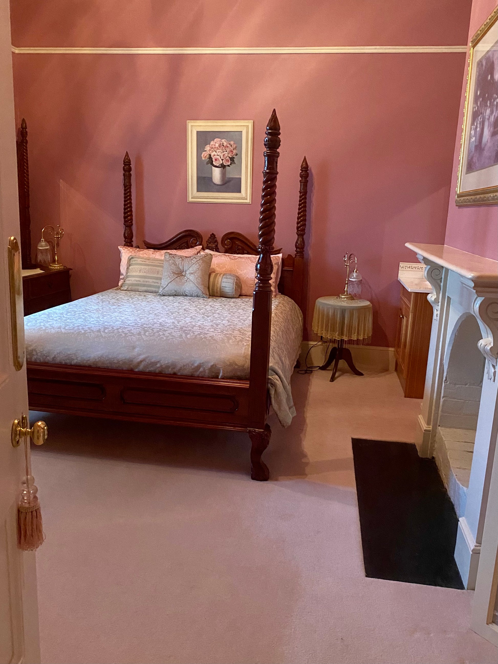 Queen Room, Homestead